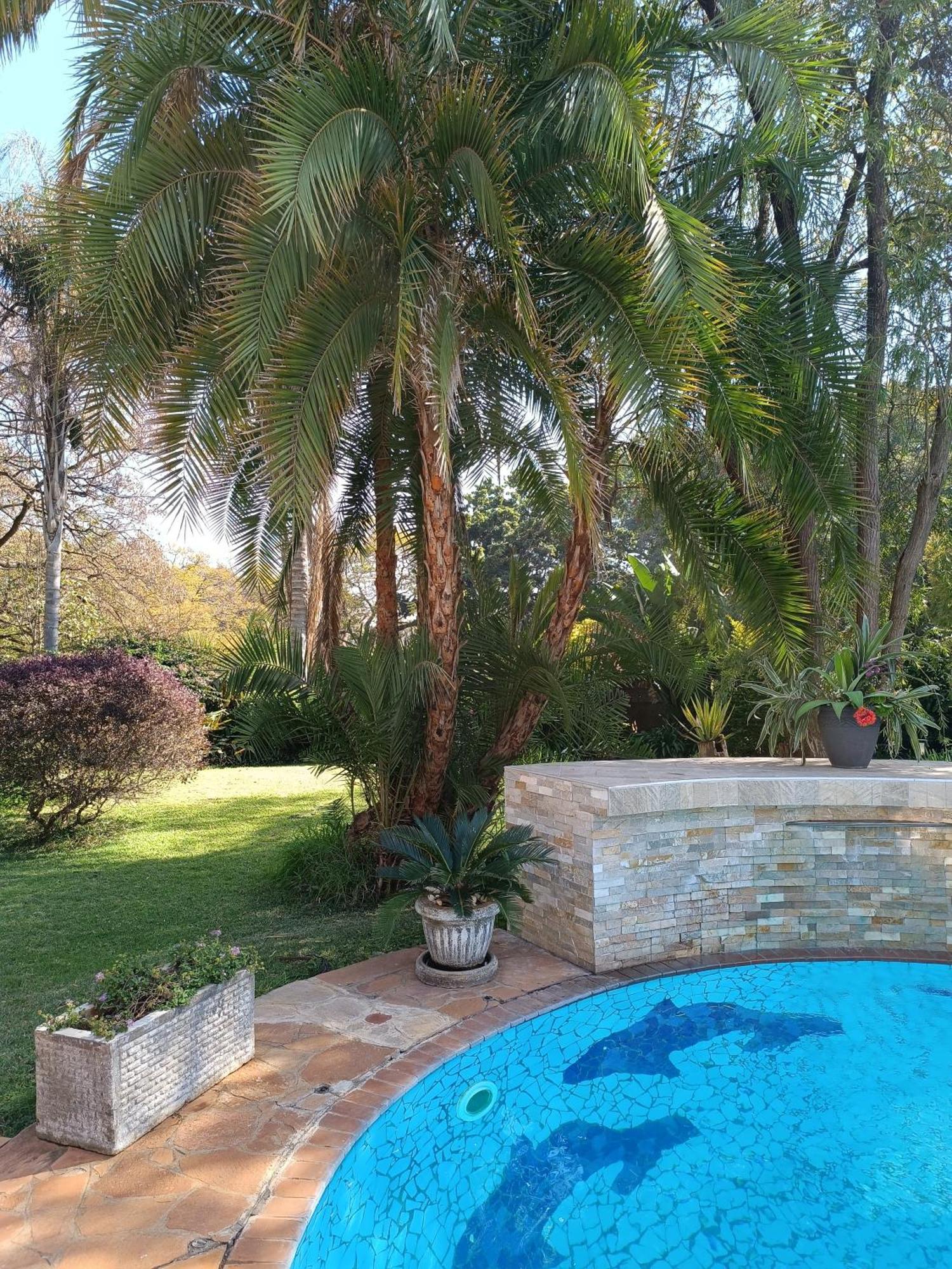 Jacaranda Hotel Harare Exterior foto