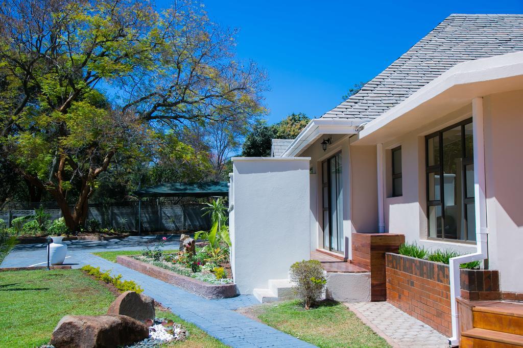 Jacaranda Hotel Harare Exterior foto